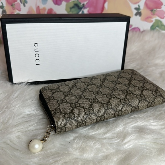 💯Authentic Gucci Zipped Around Long Wallet🍀 - Picture 7 of 16